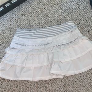 *RARE LULULEMON SKIRT* sz : 8